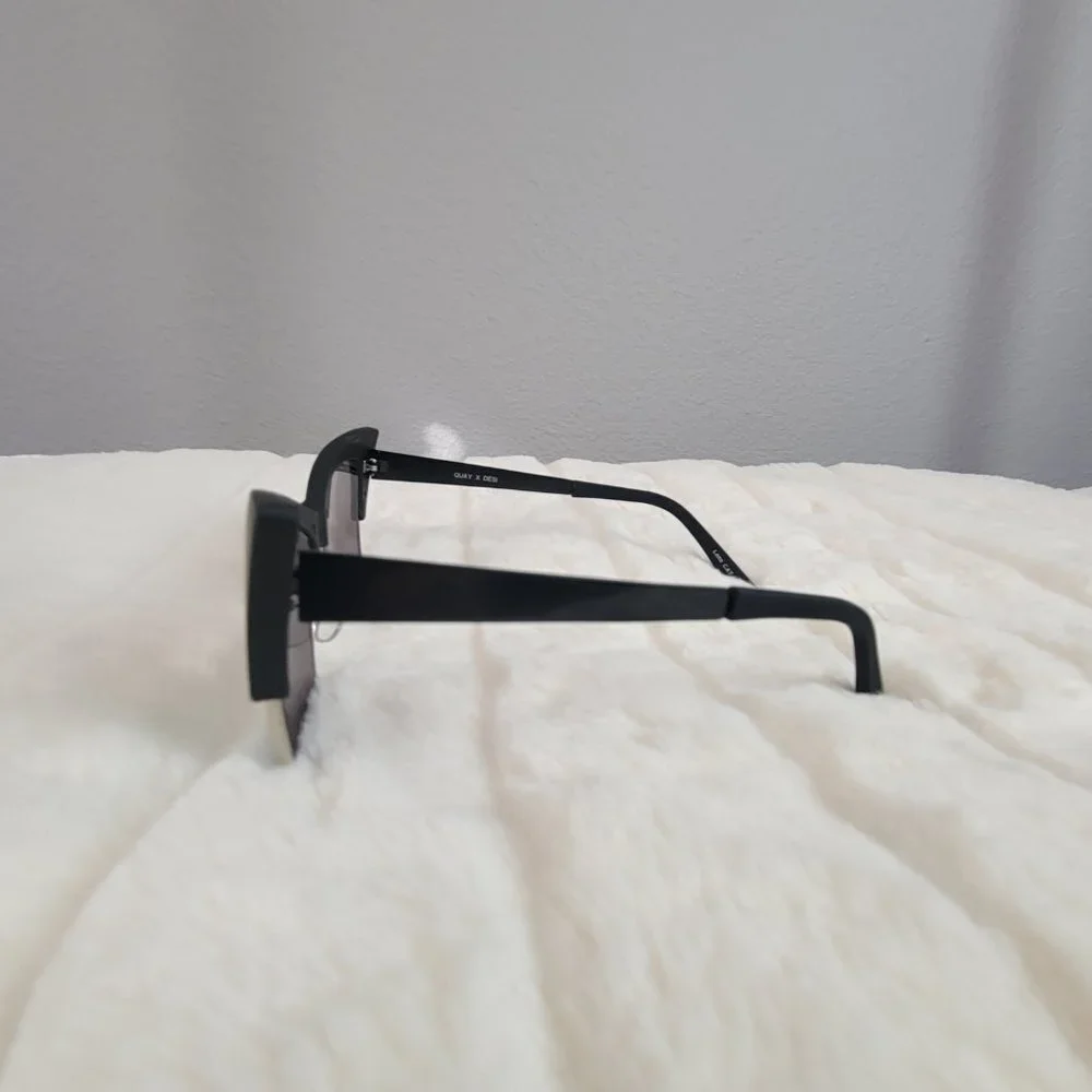 QUAY // ltd ed desi perkins collaboration retro-glam mint mirrored lens cateyes